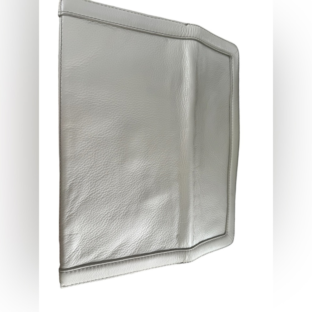 Banana Republic Women's Genuine Leather Handbag Clutch in Bone White. - Picture 5 of 5